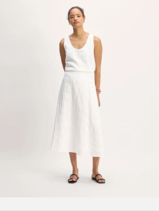 Everlane Dresses & Skirts - EUC Everlane Eyelet Skirt 100% Linen